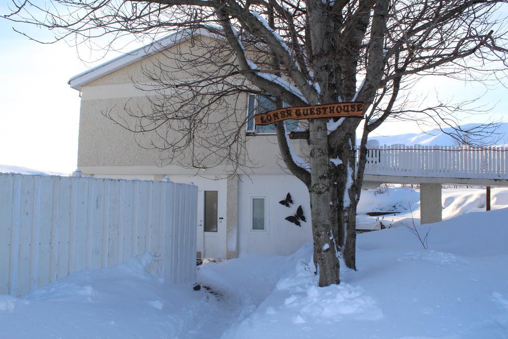 Lonsa Guesthouse Akureyri Exterior photo