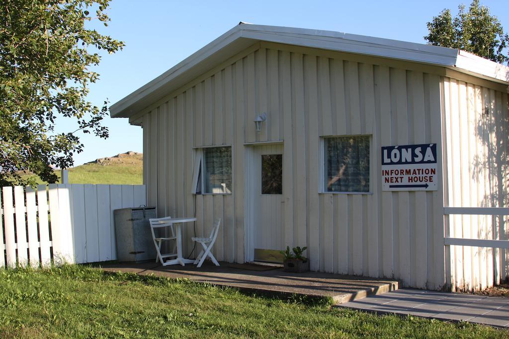 Lonsa Guesthouse Akureyri Exterior photo