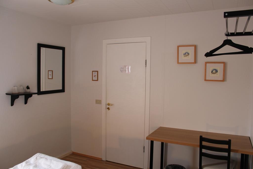 Lonsa Guesthouse Akureyri Exterior photo