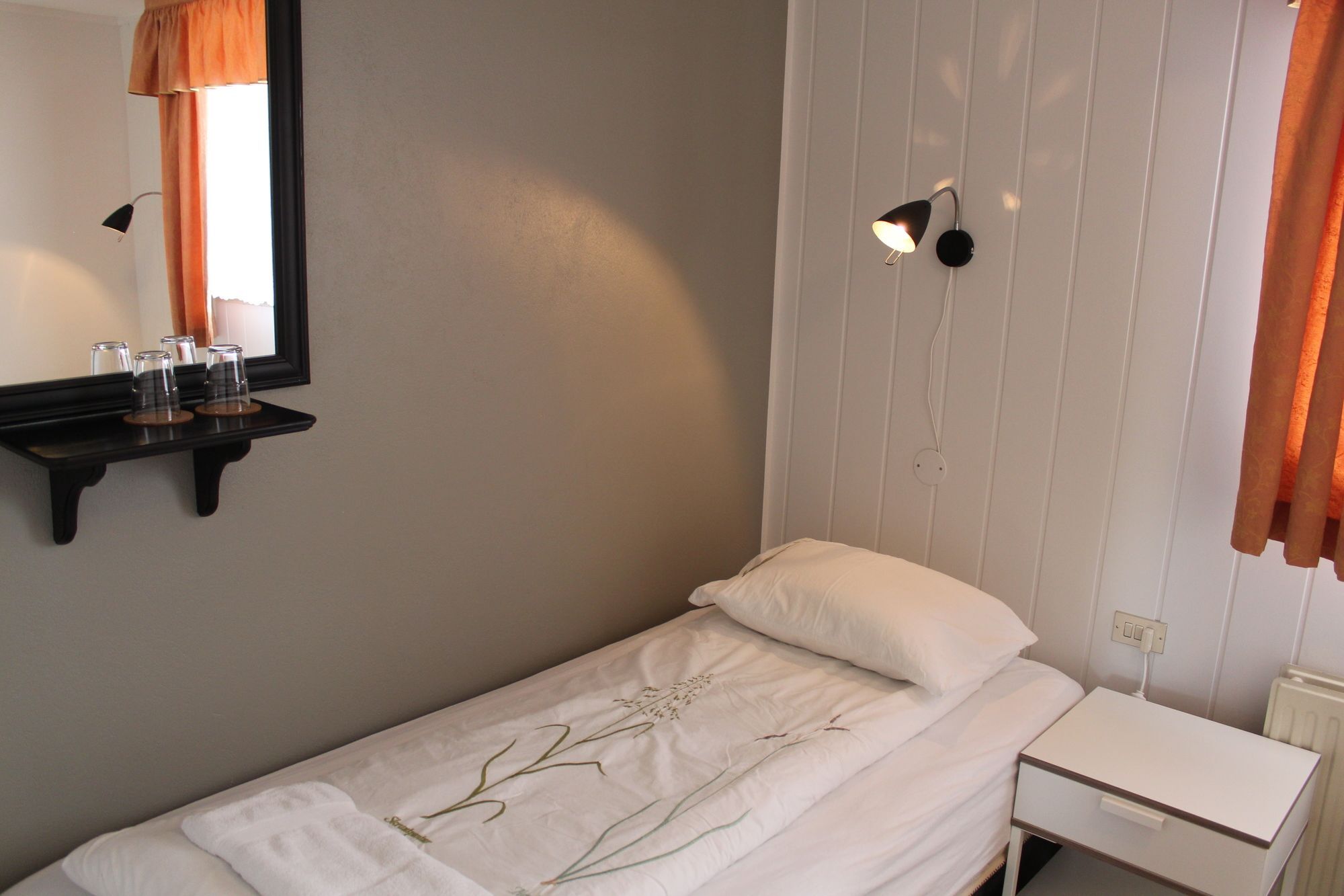 Lonsa Guesthouse Akureyri Exterior photo